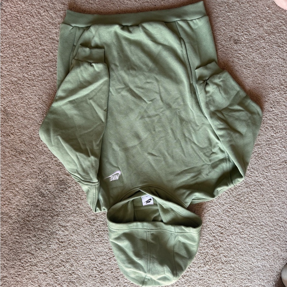 NWOT Kids NIKE Hoodie medium